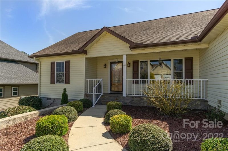 Property image 4 at 34 Silverling Drive, Asheville, NC 28806