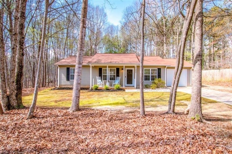 Property image 2 at 111 Waderich Lane, Mooresville, NC 28117