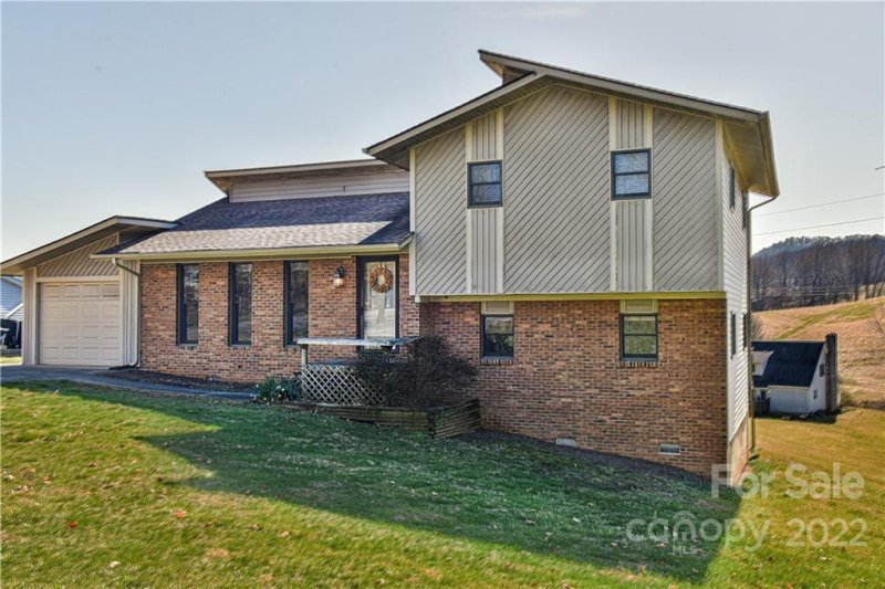 Property image 2 at 19 Sun Up Lane, Candler, NC 28715