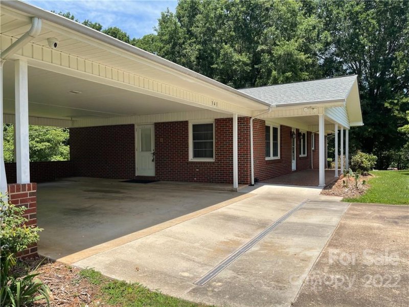 Property image 3 at 341 27th Street Drive, Hickory, NC 28601