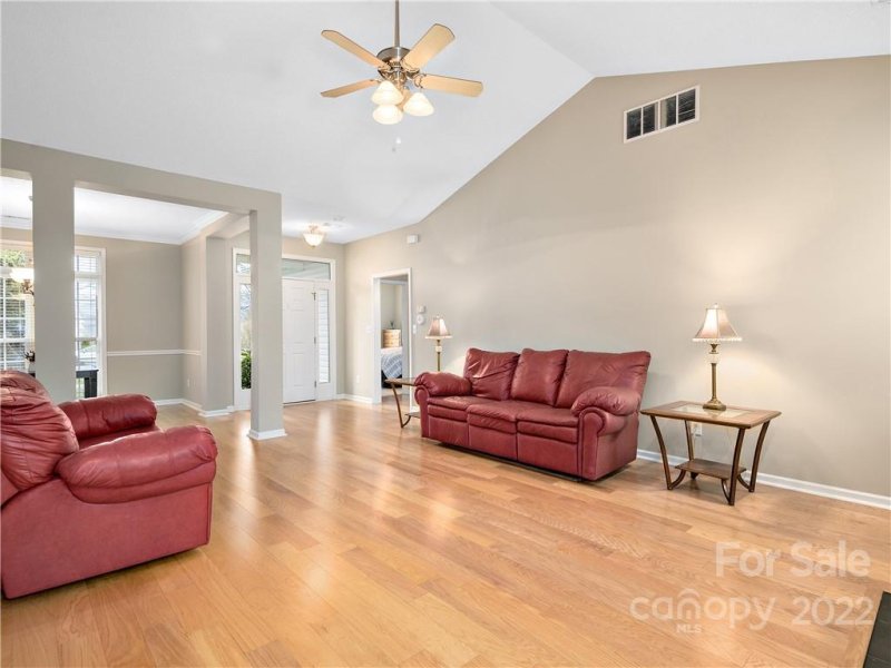 Property image 5 at 307 Pole Barn Drive, Asheville, NC 28806