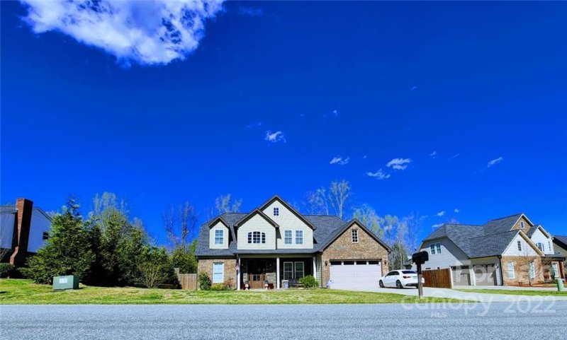 Property image 2 at 218 Woodbriar Trail, Gastonia, NC 28056