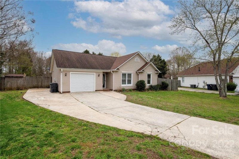 Property image 2 at 12918 Silbury Lane, Huntersville, NC 28078