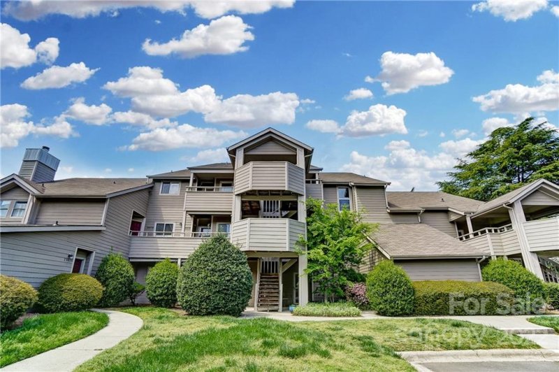 2557 Stockbridge Drive