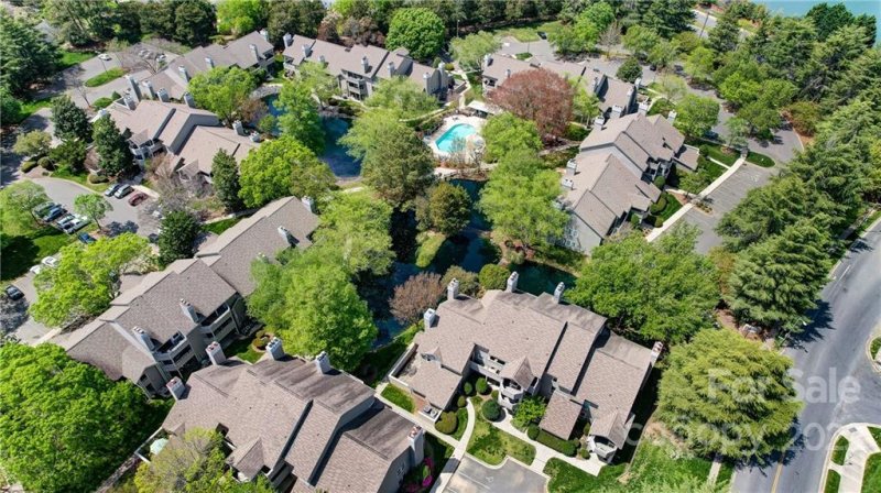 Property image 4 at 2557 Stockbridge Drive, Charlotte, NC 28210