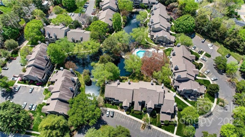 Property image 5 at 2557 Stockbridge Drive, Charlotte, NC 28210