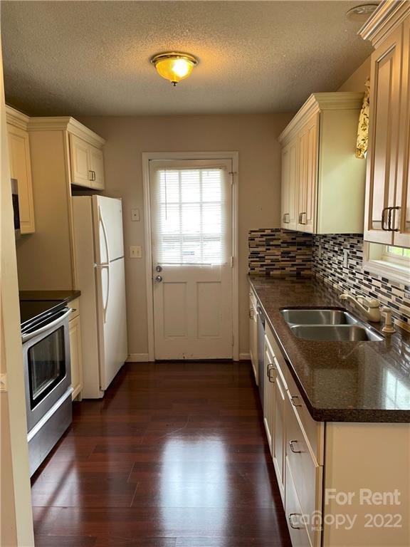 Property image 4 at 2112 Thornfield Road, Charlotte, NC 28217