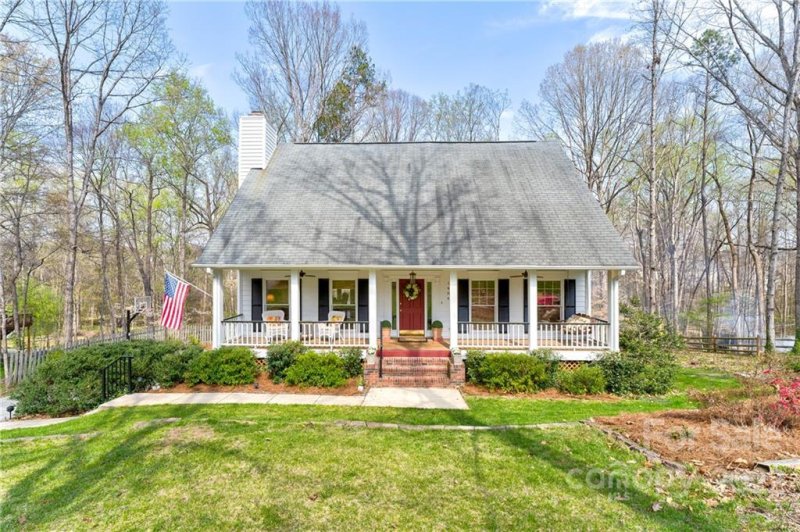 1484 Old Tara Lane