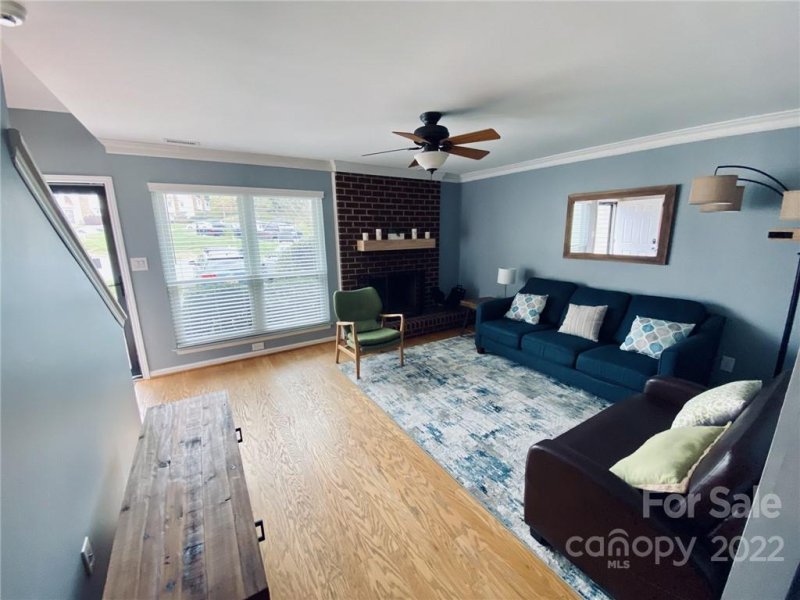 Property image 3 at 11012 Carmel Crossing Road, Charlotte, NC 28226