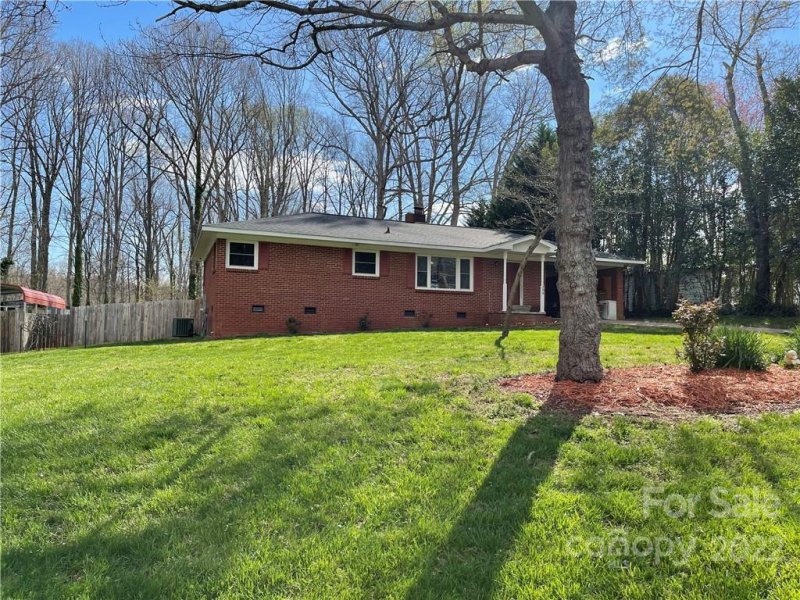 Property image 2 at 306 N Mauney Avenue, Stanley, NC 28164