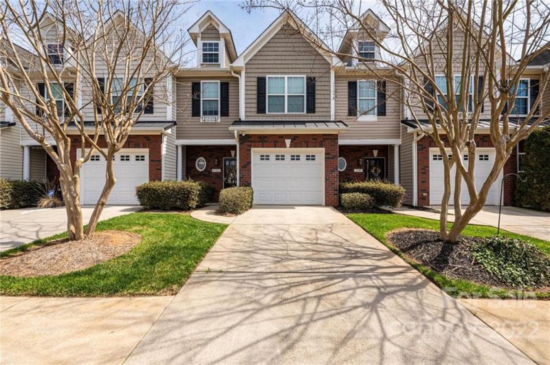 Property image 2 at 2020 Talbot Lane, Hickory, NC 28602