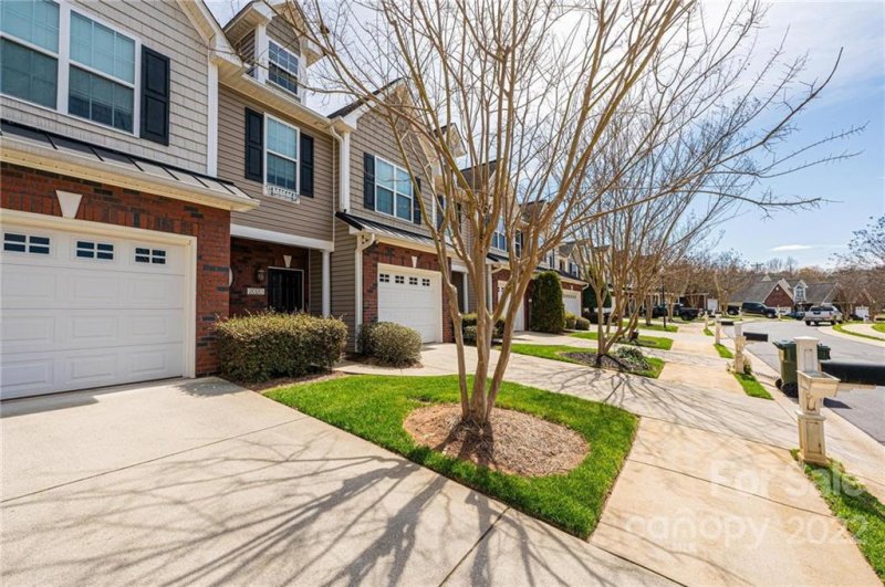 Property image 5 at 2020 Talbot Lane, Hickory, NC 28602