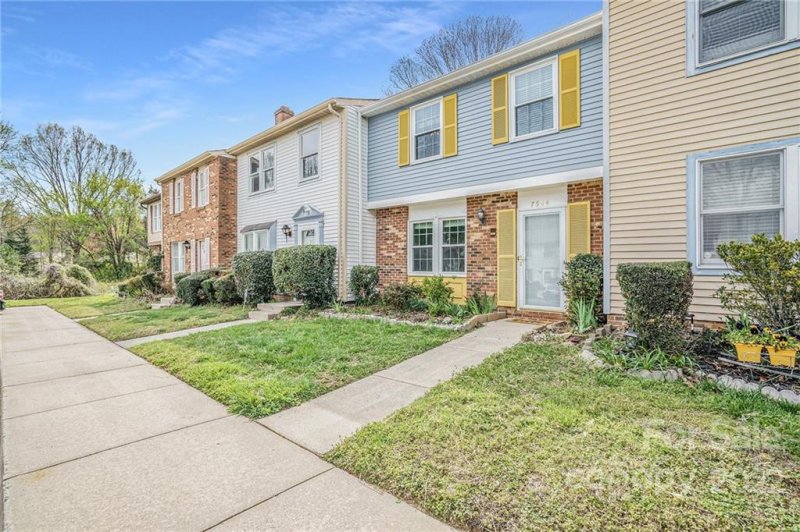 Property image 2 at 7544 Holly Grove Court, Charlotte, NC 28227