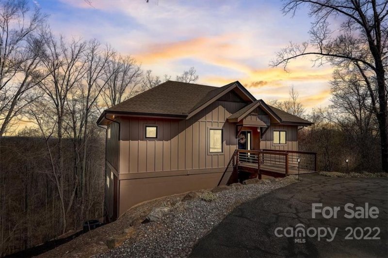 Property image 3 at 274 Hawks Nest Trail, Lake Lure, NC 28746