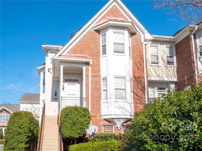 14210 Richmond Park Avenue