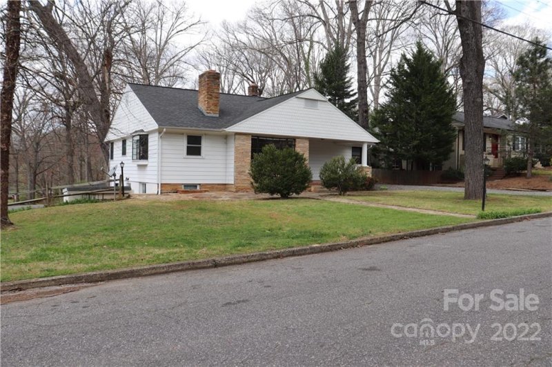 Property image 2 at 535 10th Street Drive, Hickory, NC 28601