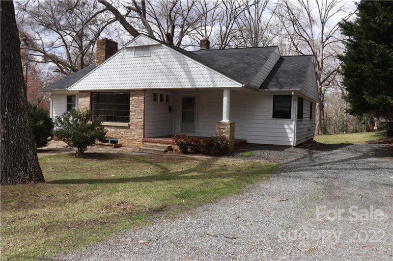 Property image 3 at 535 10th Street Drive, Hickory, NC 28601