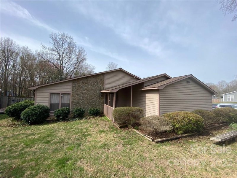 6100 Crownfield Lane