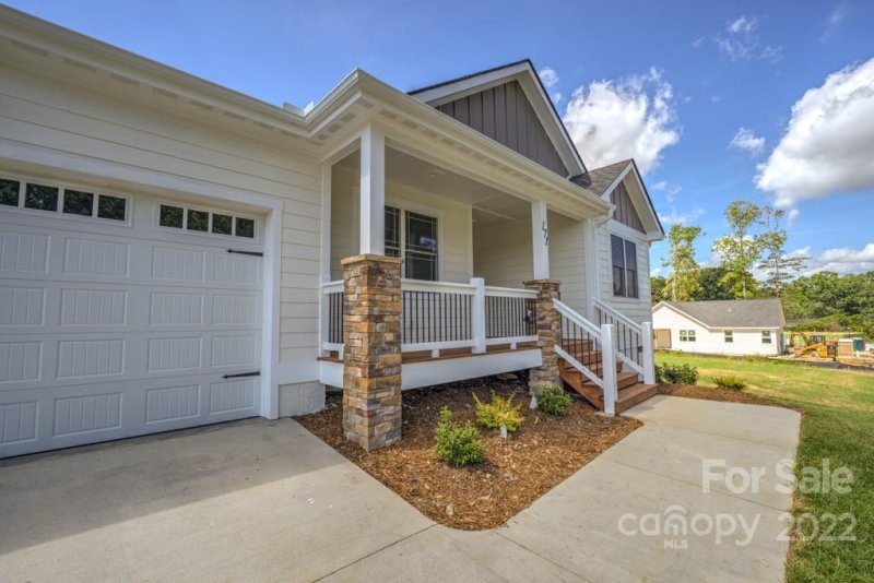 Property image 5 at 342 Windy Acres Knoll Drive, Hendersonville, NC 28792