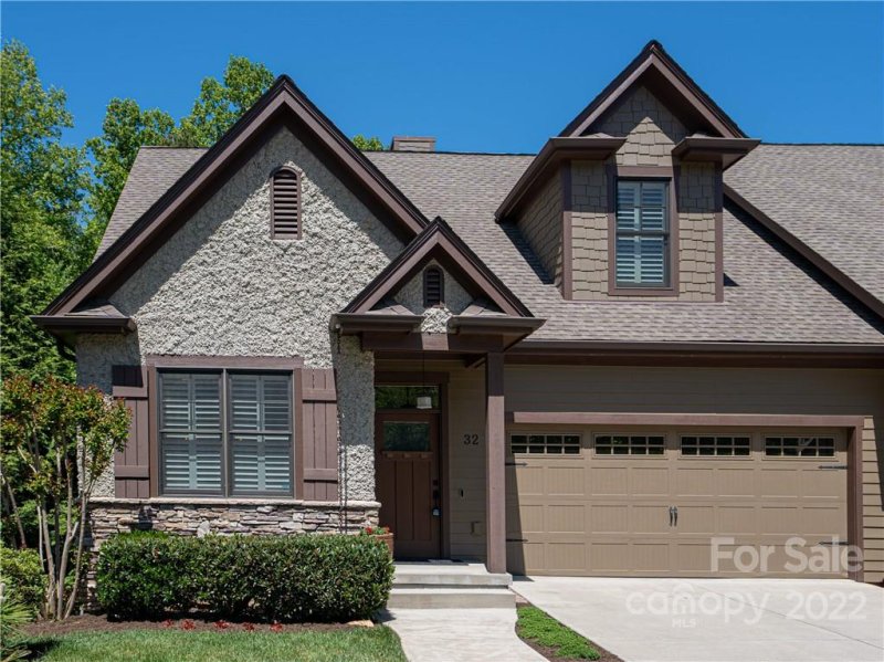 Property image 2 at 32 Meadow Village Lane, Asheville, NC 28803