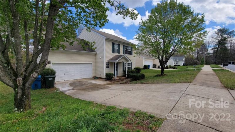Property image 2 at 1919 9th Street Drive, Hickory, NC 28602