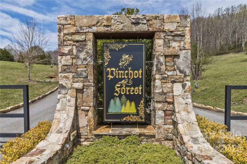 Property image 3 at 150 Old Forest Drive, Asheville, NC 28803