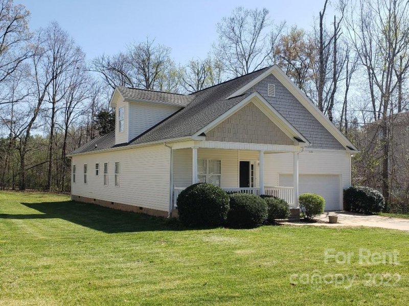 Property image 3 at 626 Neal Drive, Charlotte, NC 28213