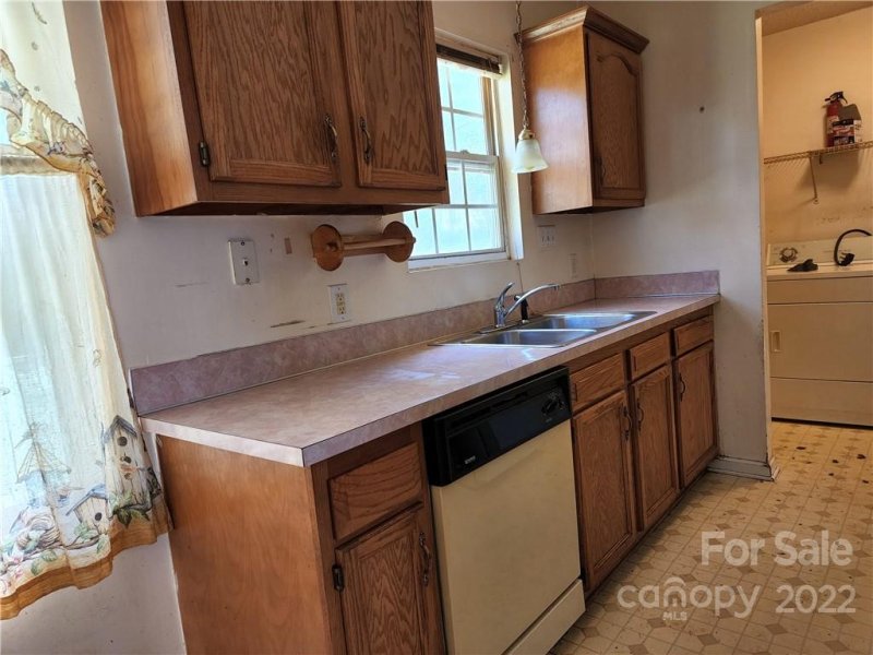 Property image 5 at 2236 Blue Hampton Lane, Charlotte, NC 28213