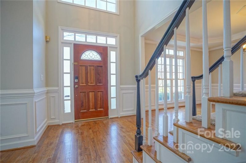 Property image 3 at 2345 Treymore Lane, Charlotte, NC 28262