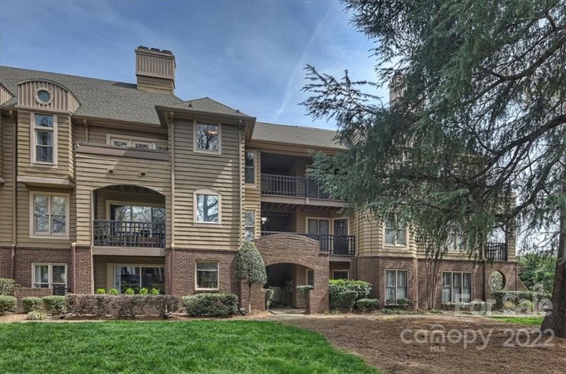 Property image 2 at 1109 E Morehead Street, Charlotte, NC 28204