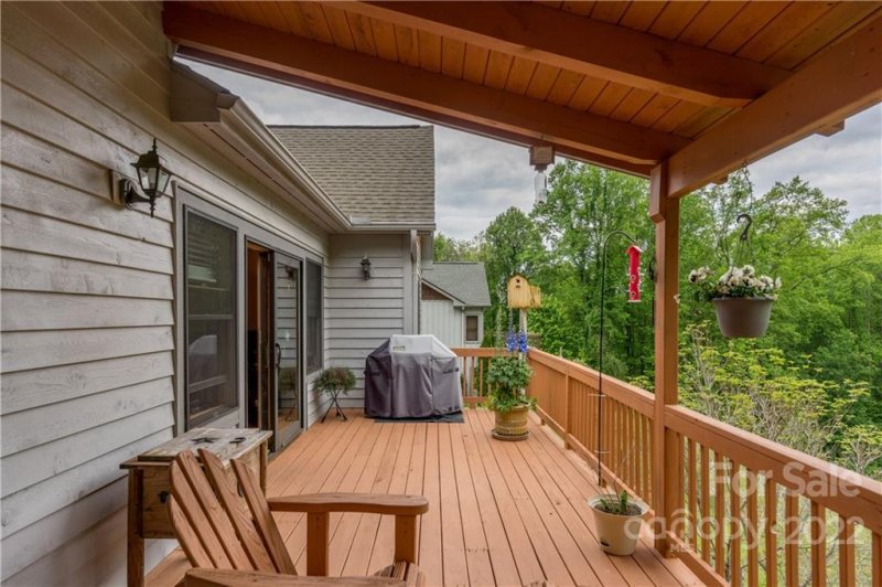 Property image 2 at 16 Constitution Avenue, Waynesville, NC 28785