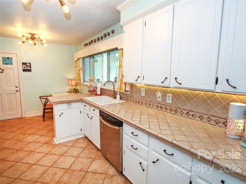 Property image 3 at 1626 Woodberry Road, Charlotte, NC 28212