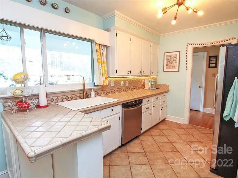 Property image 4 at 1626 Woodberry Road, Charlotte, NC 28212