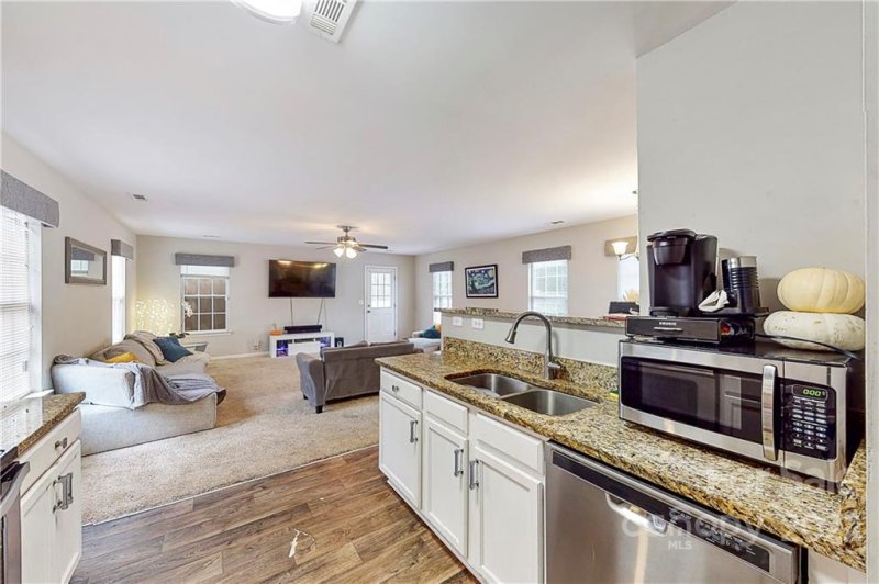 Property image 3 at 1341 Crandon Drive, Charlotte, NC 28216