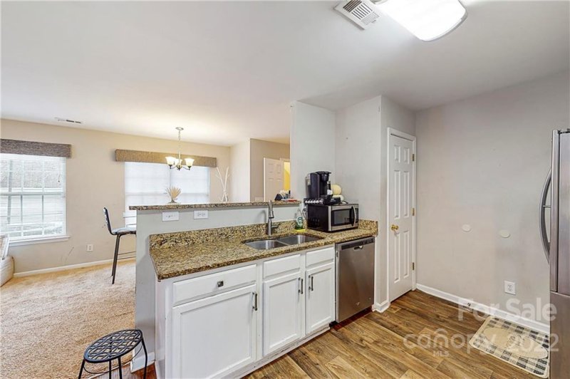 Property image 4 at 1341 Crandon Drive, Charlotte, NC 28216