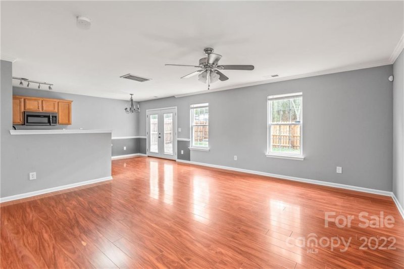 Property image 5 at 6716 Commack Drive, Charlotte, NC 28216