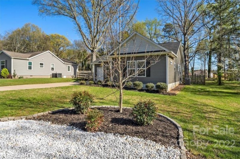 Property image 5 at 5326 Pine Drive, Charlotte, NC 28269