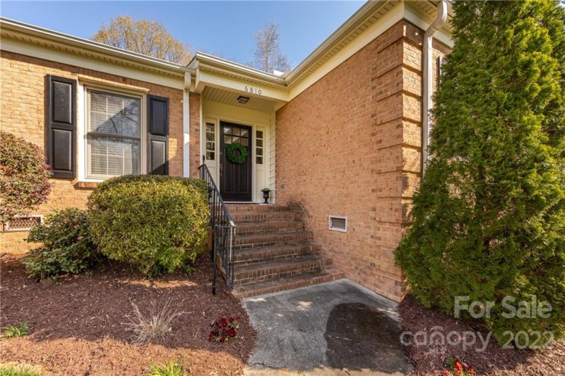 Property image 2 at 6810 Rosemary Lane, Charlotte, NC 28210