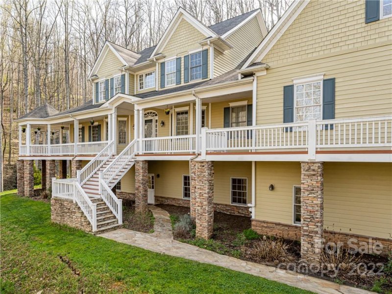 Property image 3 at 18 Woodsong Drive, Asheville, NC 28803