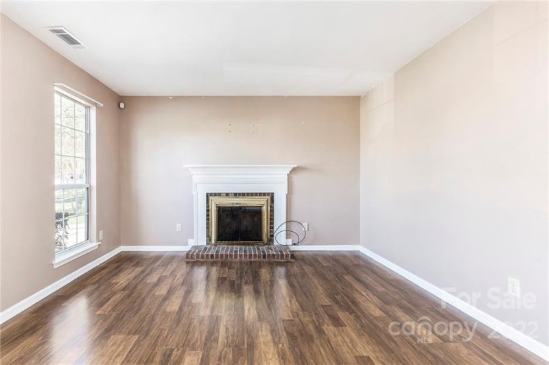 Property image 3 at 7111 Midlothian Court, Charlotte, NC 28217