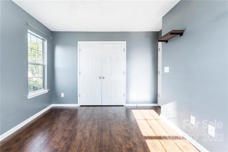 Property image 5 at 7111 Midlothian Court, Charlotte, NC 28217