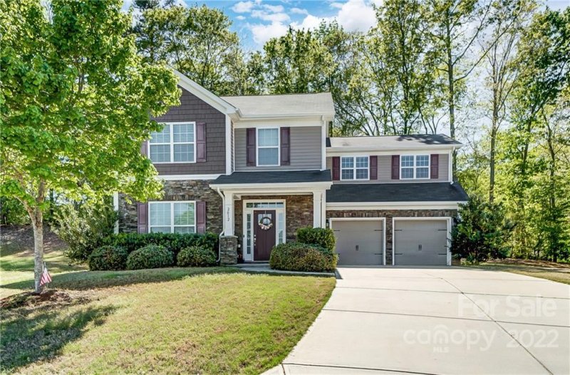 Property image 2 at 2012 Lakebridge Drive, Fort Mill, SC 29715