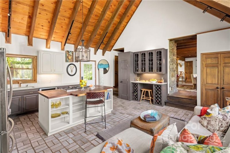 Property image 3 at 226 Eastmoor Drive, Asheville, NC 28805