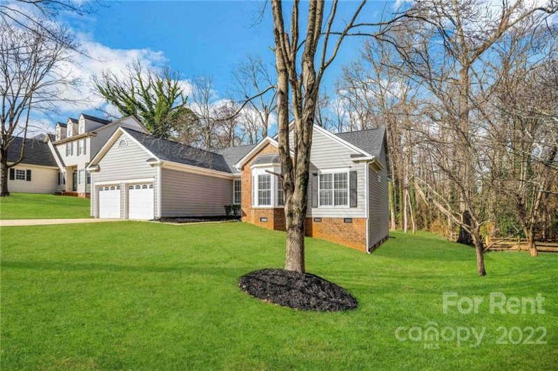 Property image 3 at 5407 Timberbluff Drive, Charlotte, NC 28216