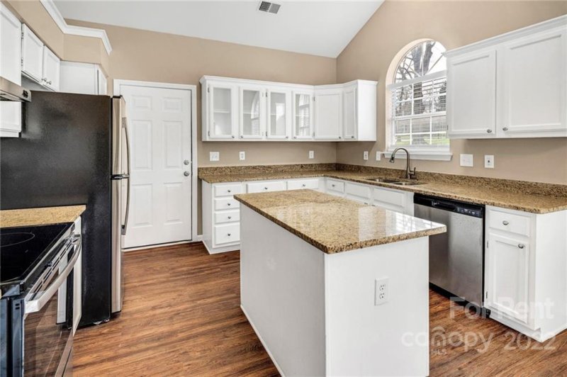 Property image 4 at 5407 Timberbluff Drive, Charlotte, NC 28216