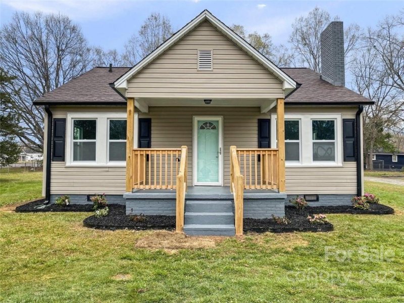 1302 Cloninger Avenue