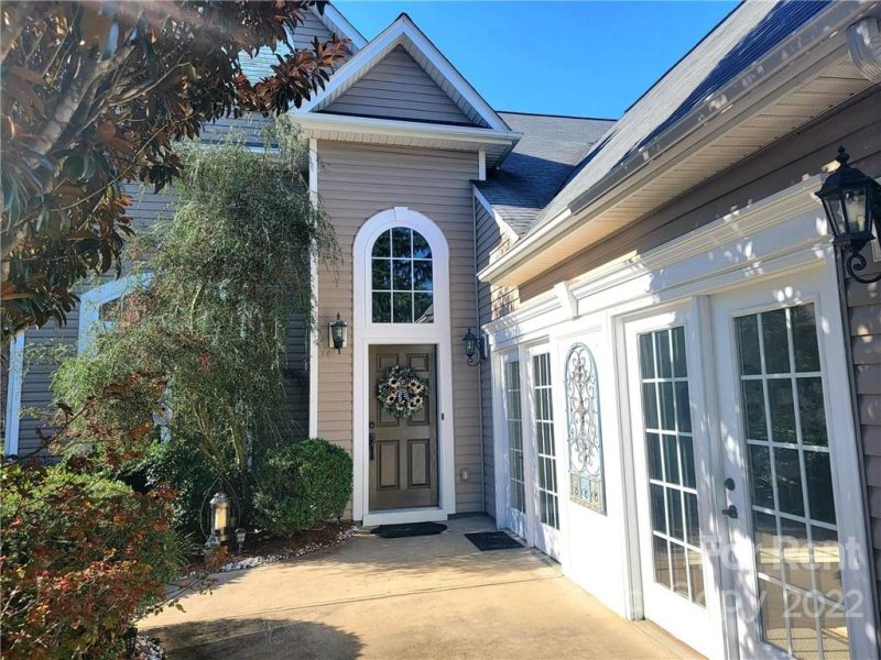 8434 Meadowcreek Village Drive