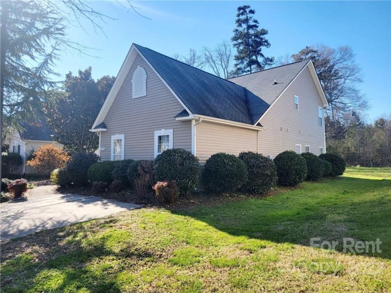 Property image 2 at 8434 Meadowcreek Village Drive, Locust, NC 28097