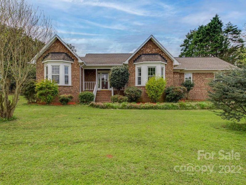 2409 Gleneagles Drive