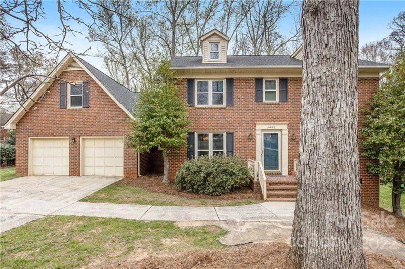 Property image 2 at 6843 Charette Court, Charlotte, NC 28215